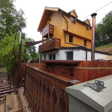 Tiny Estate Covasna - - Rotwild Family Holiday home *